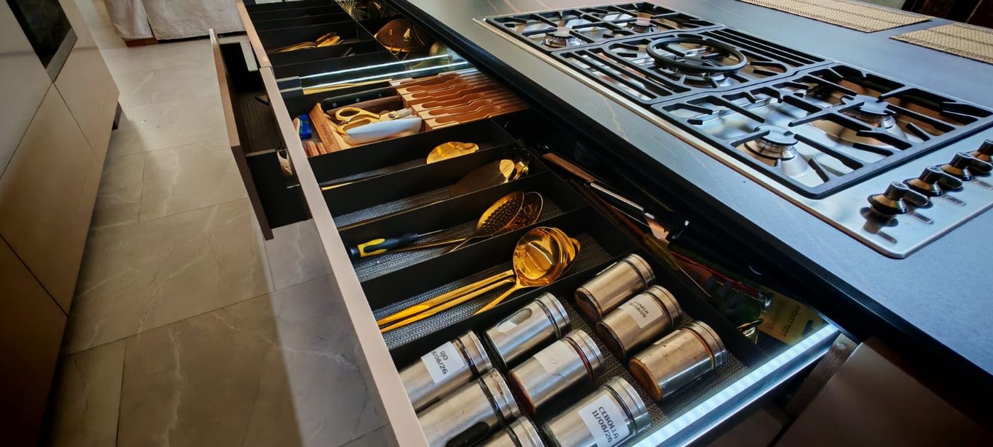 Organizador de cajón para utensilios de cocina